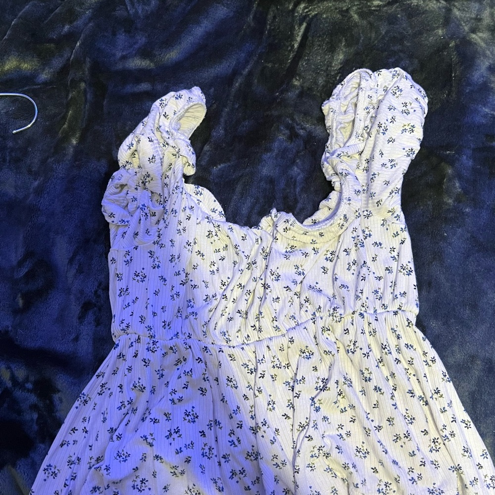 Adorable Flowy Rue21 Top Size M